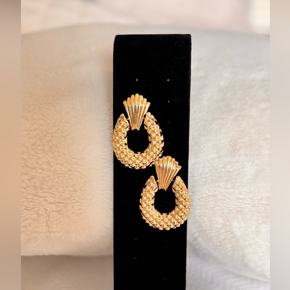 Unique Gold Textured Teardrop Earrings Pineapple - Picture 2 of 3